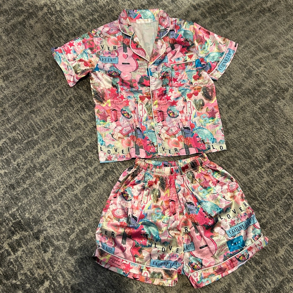 Tweenstyle Taylor Swift themed pajama set size 12